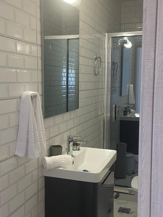 Paola'S Apartment Near Athens Airport Спата Экстерьер фото